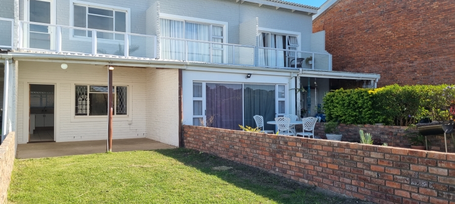 2 Bedroom Property for Sale in Beacon Bay Eastern Cape